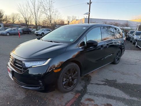 Certified 2023 Honda Odyssey Sport image 2