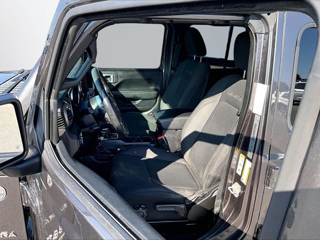 Used 2019 Jeep Wrangler Unlimited Sahara w/ Uconnect 4C Nav & Sound Group AWD/4WD image 26