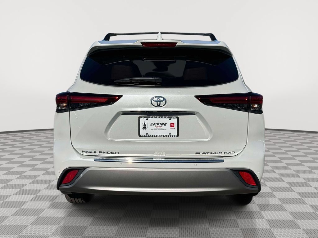 Used 2023 Toyota Highlander Platinum AWD/4WD image 6