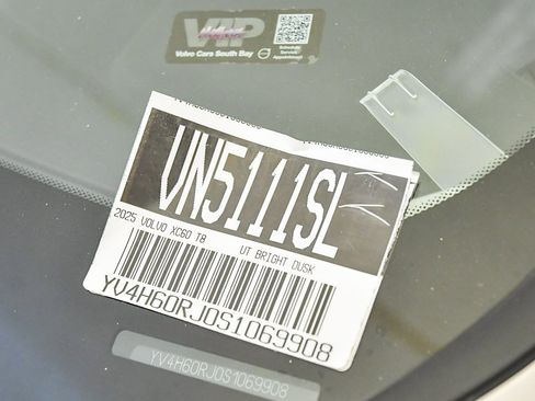 Certified 2025 Volvo XC60 T8 Core w/ Protection Package Premier image 29