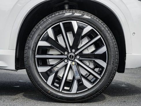 Used 2026 Volvo XC90 B6 Plus w/ Protection Package Premier AWD/4WD image 15