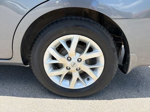 Used 2018 Nissan Versa SV w/ SV Special Edition FWD image 31