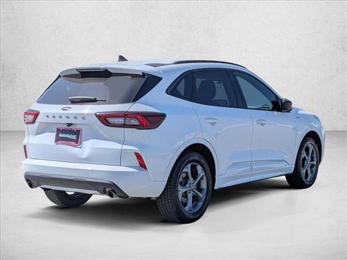Used 2023 Ford Escape ST-Line FWD image 5