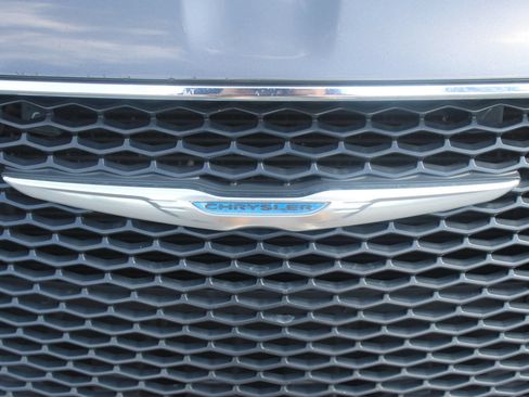 Used 2015 Chrysler 300 Limited w/ 300 Premium Group AWD/4WD image 9