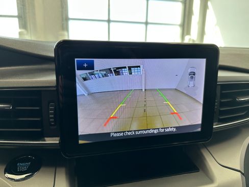 Used 2022 Ford Explorer XLT w/ Equipment Group 202A image 21