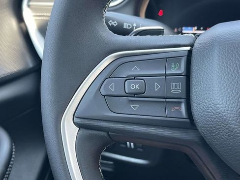 New 2025 Jeep Grand Cherokee L Laredo image 19