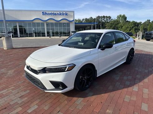 Used 2024 Honda Civic Sport image 4