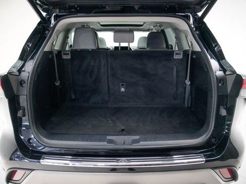 Used 2023 Toyota Highlander Platinum AWD/4WD image 18