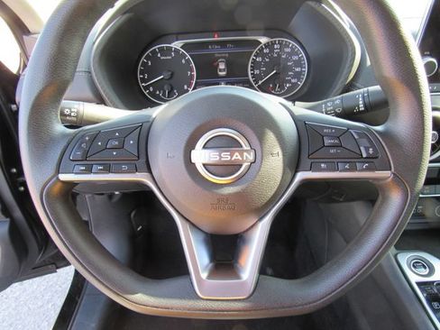 Used 2025 Nissan Sentra SV FWD image 24