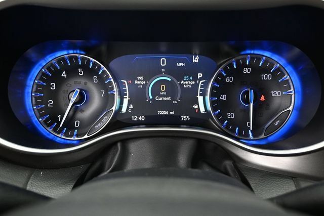 Certified 2024 Chrysler Pacifica Touring-L FWD image 29