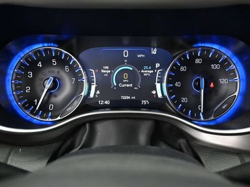 Certified 2024 Chrysler Pacifica Touring-L FWD image 29