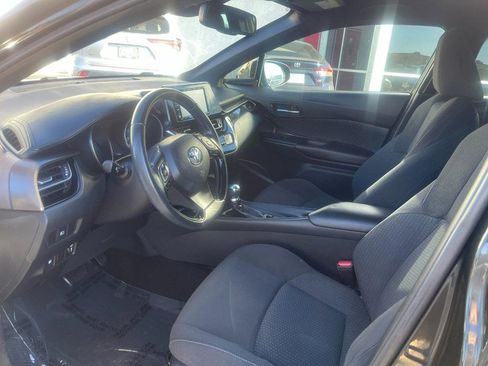 Used 2018 Toyota C-HR XLE image 15