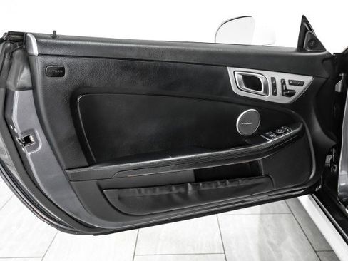 Used 2014 Mercedes-Benz SLK 250 image 38