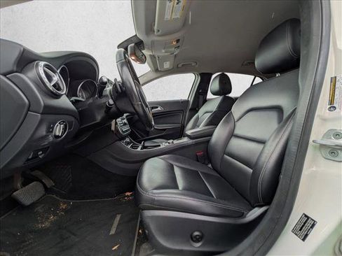 Used 2015 Mercedes-Benz GLA 250 4MATIC image 14