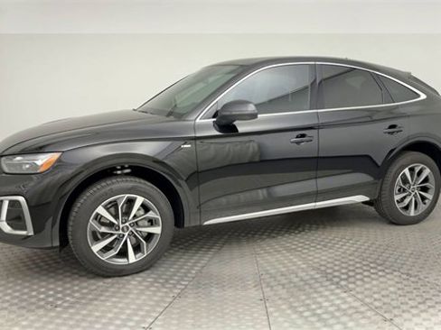 Used 2023 Audi Q5 2.0T Premium w/ Convenience Package image 6