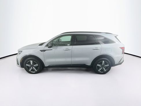 Used 2023 Kia Sorento EX w/ Panoramic Sunroof Package FWD image 4