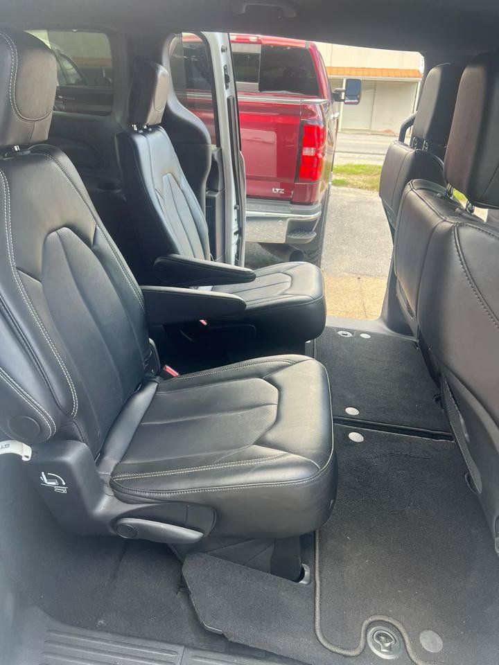 Used 2026 Chrysler Pacifica Select FWD image 10