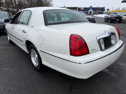 Used 2000 Lincoln Town Car Executive image 7