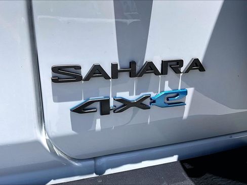 Used 2025 Jeep Wrangler Unlimited Sahara AWD/4WD image 24
