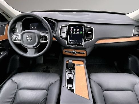 Used 2024 Volvo XC90 B5 Plus AWD/4WD image 8