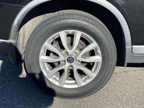 Used 2018 Nissan Rogue SV image 9