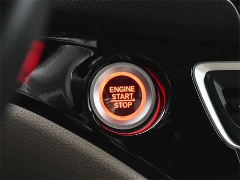 Used 2016 Honda Pilot Touring image 21