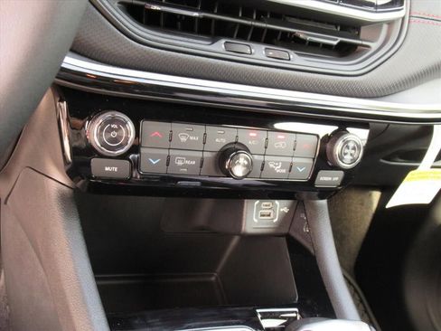 New 2026 Jeep Compass Trailhawk image 22