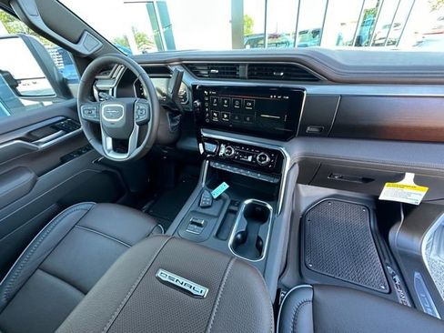 New 2026 GMC Sierra 2500 Denali w/ Denali Reserve Package AWD/4WD image 35