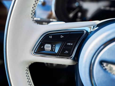 Used 2021 Bentley Bentayga image 53