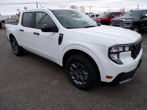 New 2025 Ford Maverick XLT w/ XLT Luxury Package image 6