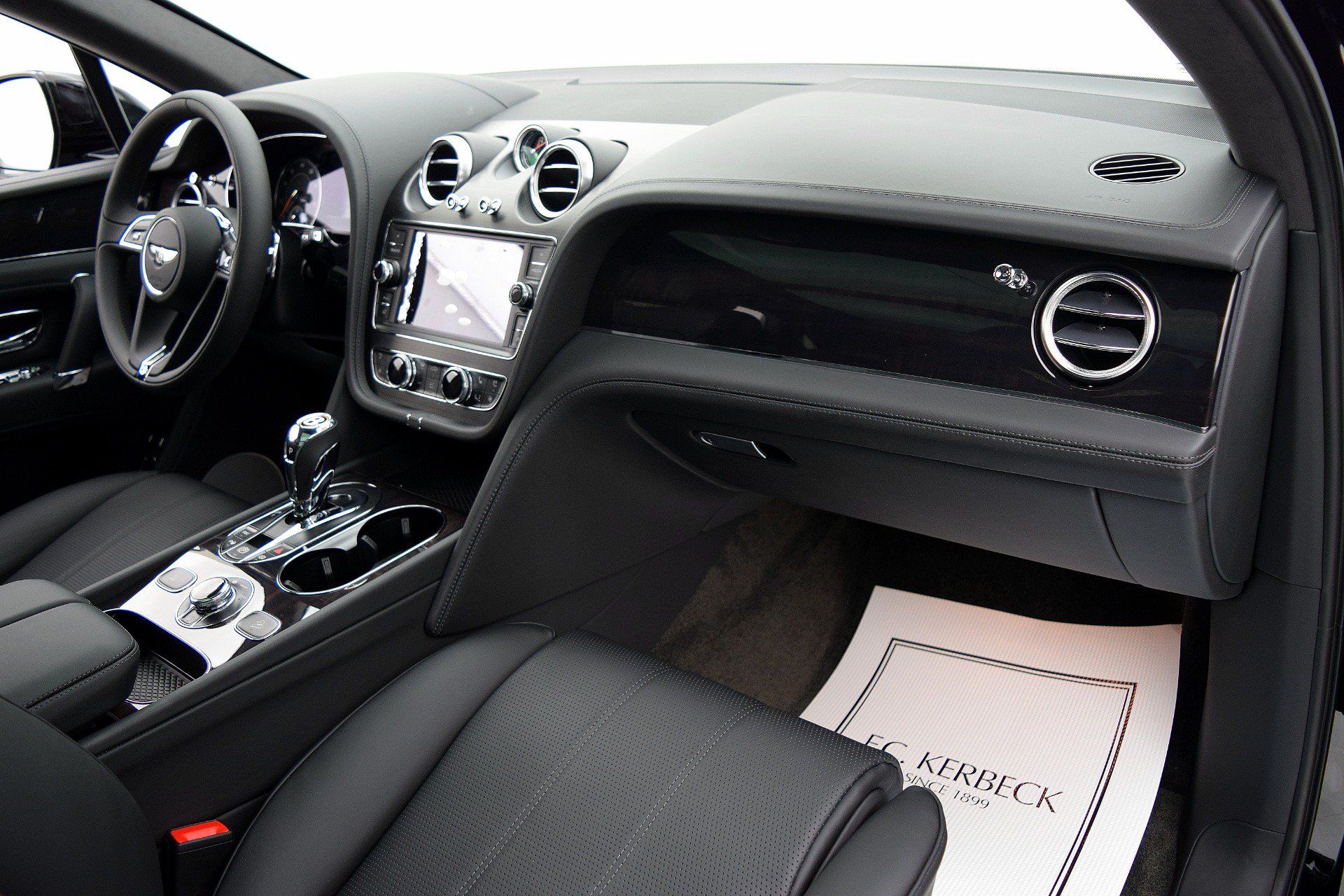 Certified 2019 Bentley Bentayga AWD/4WD image 19