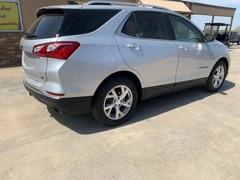 Used 2020 Chevrolet Equinox LT w/ LPO, Blackout Package image 2