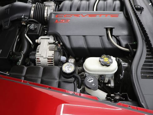 Used 2011 Chevrolet Corvette Grand Sport w/ Preferred Equipment Group RWD image 15