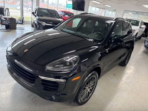 Used 2017 Porsche Cayenne Platinum Edition image 3