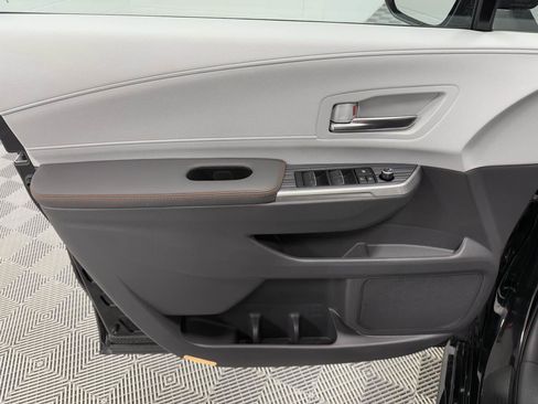 Used 2024 Toyota Sienna XSE image 11