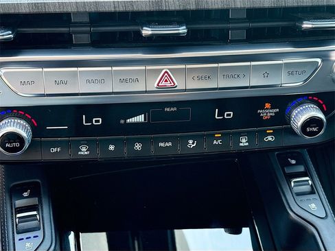 Used 2023 Kia Telluride SX image 16