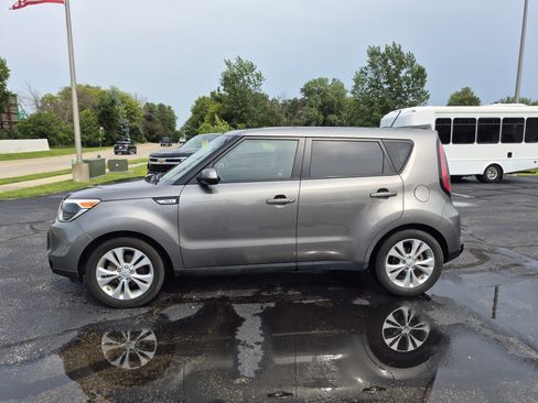 Used 2016 Kia Soul + FWD image 5