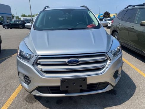 Used 2018 Ford Escape SE w/ Ford Safe & Smart Package FWD image 2