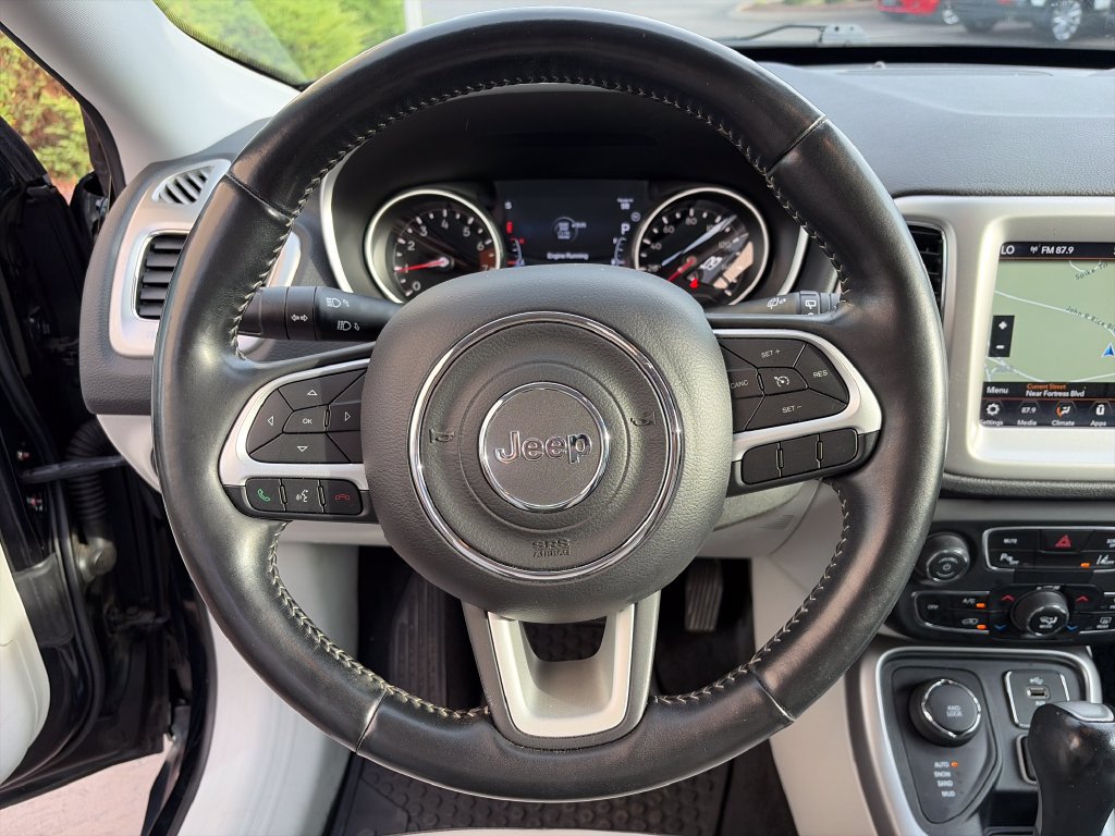 Used 2018 Jeep Compass Latitude w/ Popular Equipment Group AWD/4WD image 28