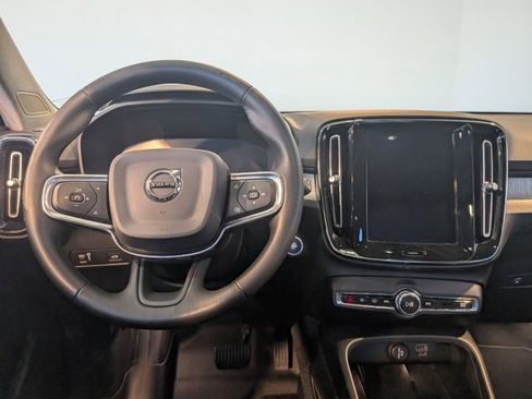 Used 2020 Volvo XC40 T5 Inscription image 16