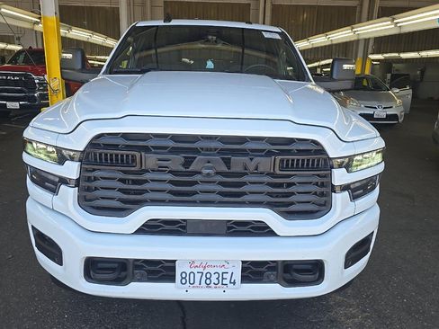 Used 2025 RAM 2500 Big Horn AWD/4WD image 3