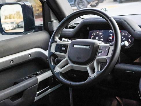 Certified 2025 Land Rover Defender 110 X-Dynamic SE AWD/4WD image 17