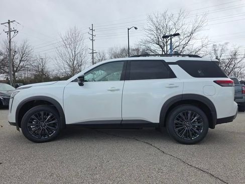 New 2026 Nissan Pathfinder SL image 13