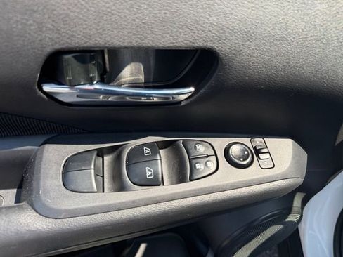 Used 2023 Nissan Kicks SV FWD image 14