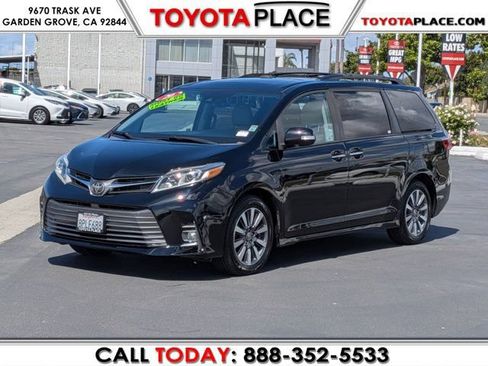 Used 2020 Toyota Sienna Limited w/ Carpet Mat Package FWD image 1