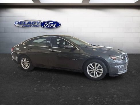 Used 2017 Chevrolet Malibu LT FWD image 8