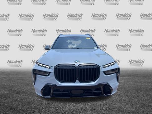 Used 2024 BMW X7 xDrive40i w/ M Sport Package AWD/4WD image 3