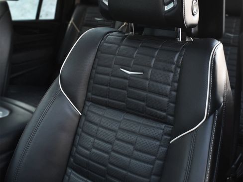 Used 2024 Cadillac Escalade ESV V image 13