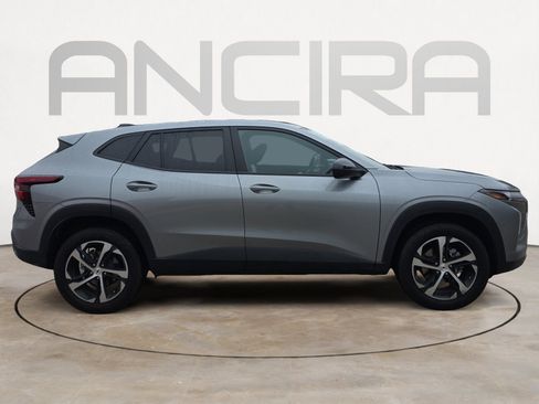 Used 2025 Chevrolet Trax RS w/ Driver Confidence Package FWD image 9