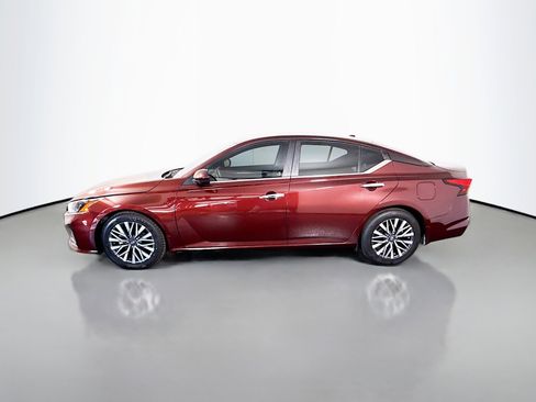 Used 2023 Nissan Altima 2.5 SV FWD image 6